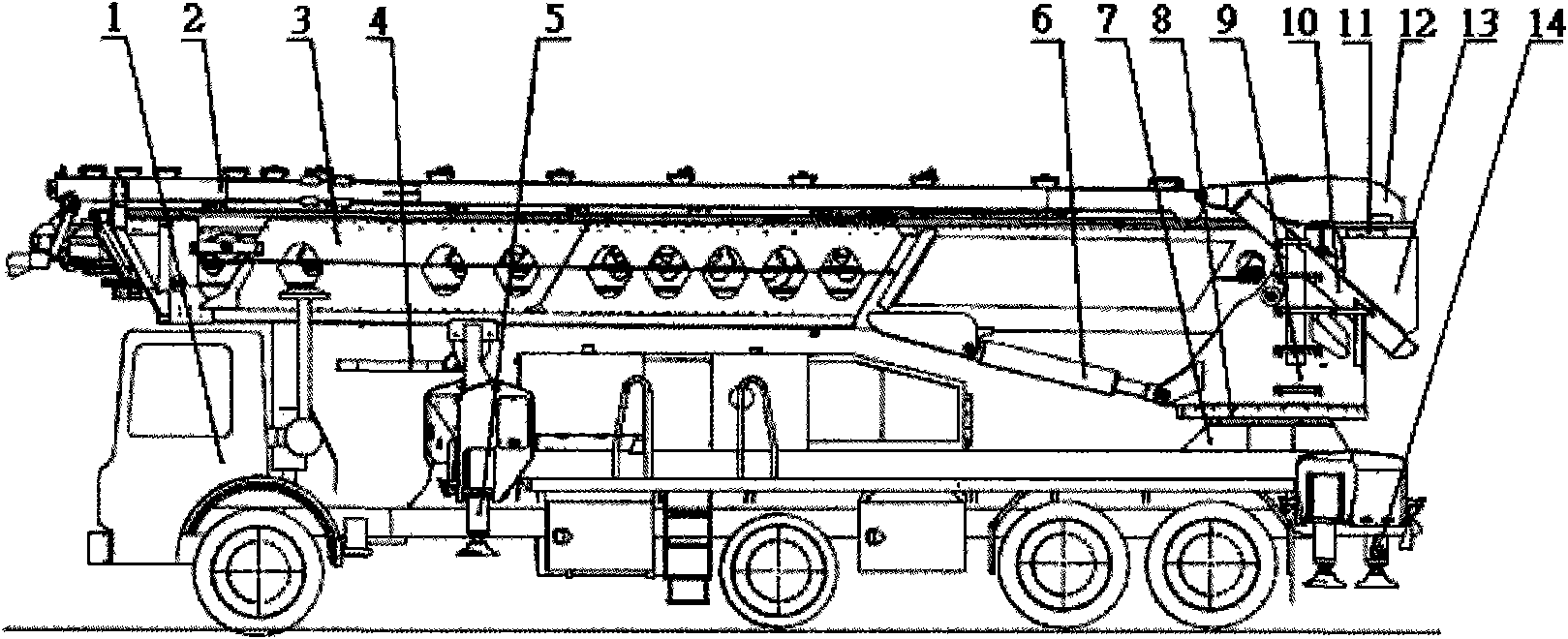 Lifting device of engineering machine and telescopic type belt delivery wagon with same