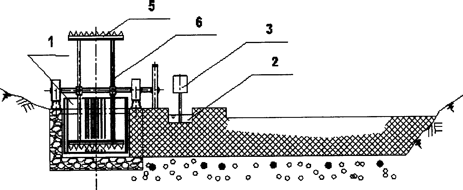 Method and device for automatically removing sewage in grid of water intake of river channel