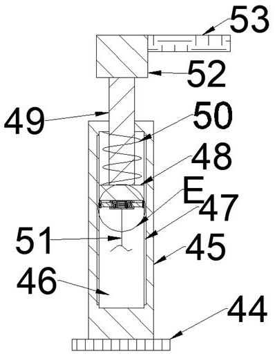 Self-adaptive pipeline cleaning device with pipeline dredging function