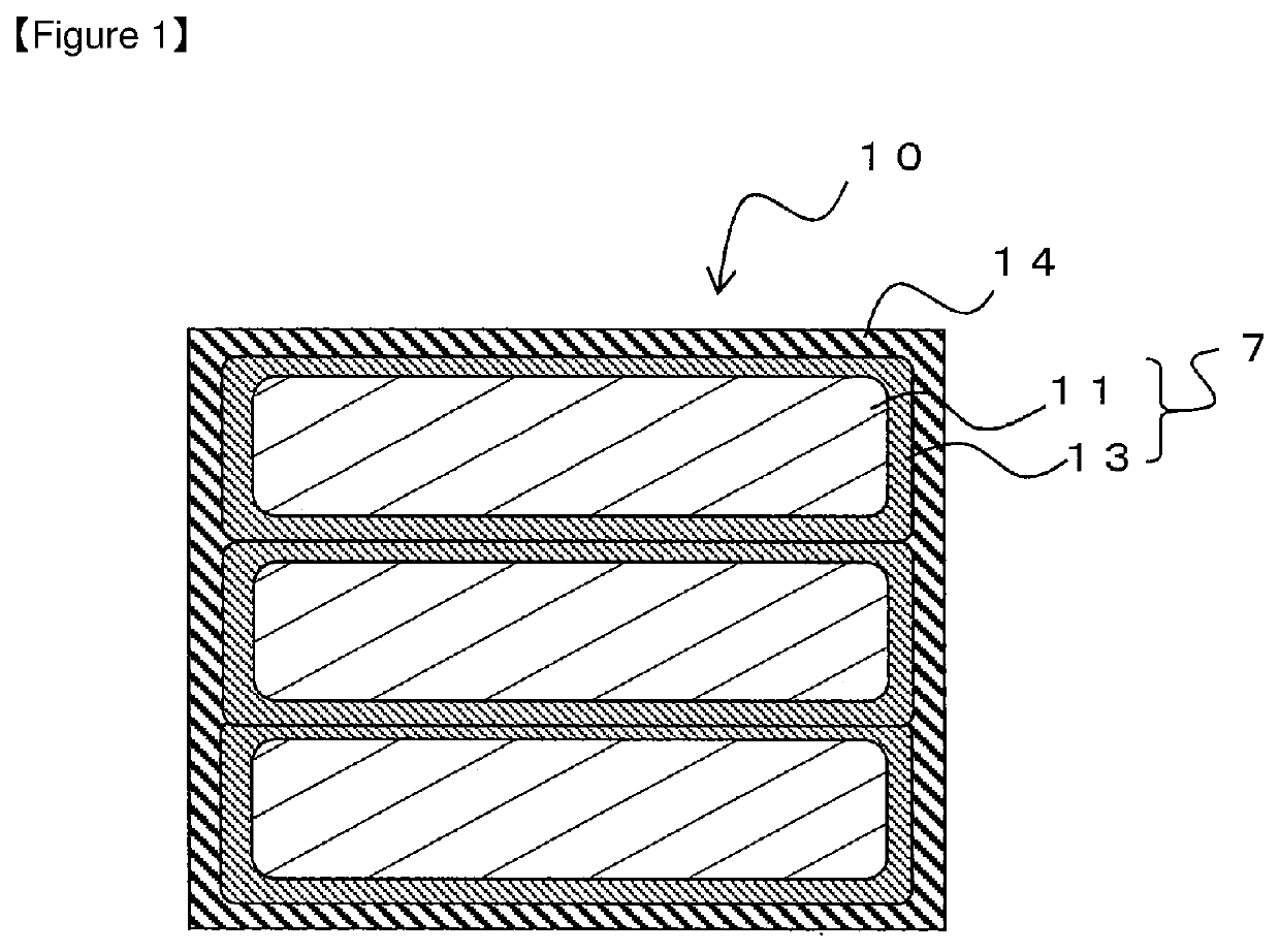 Assembled wire, method of manufacturing assembled wire and segment coil