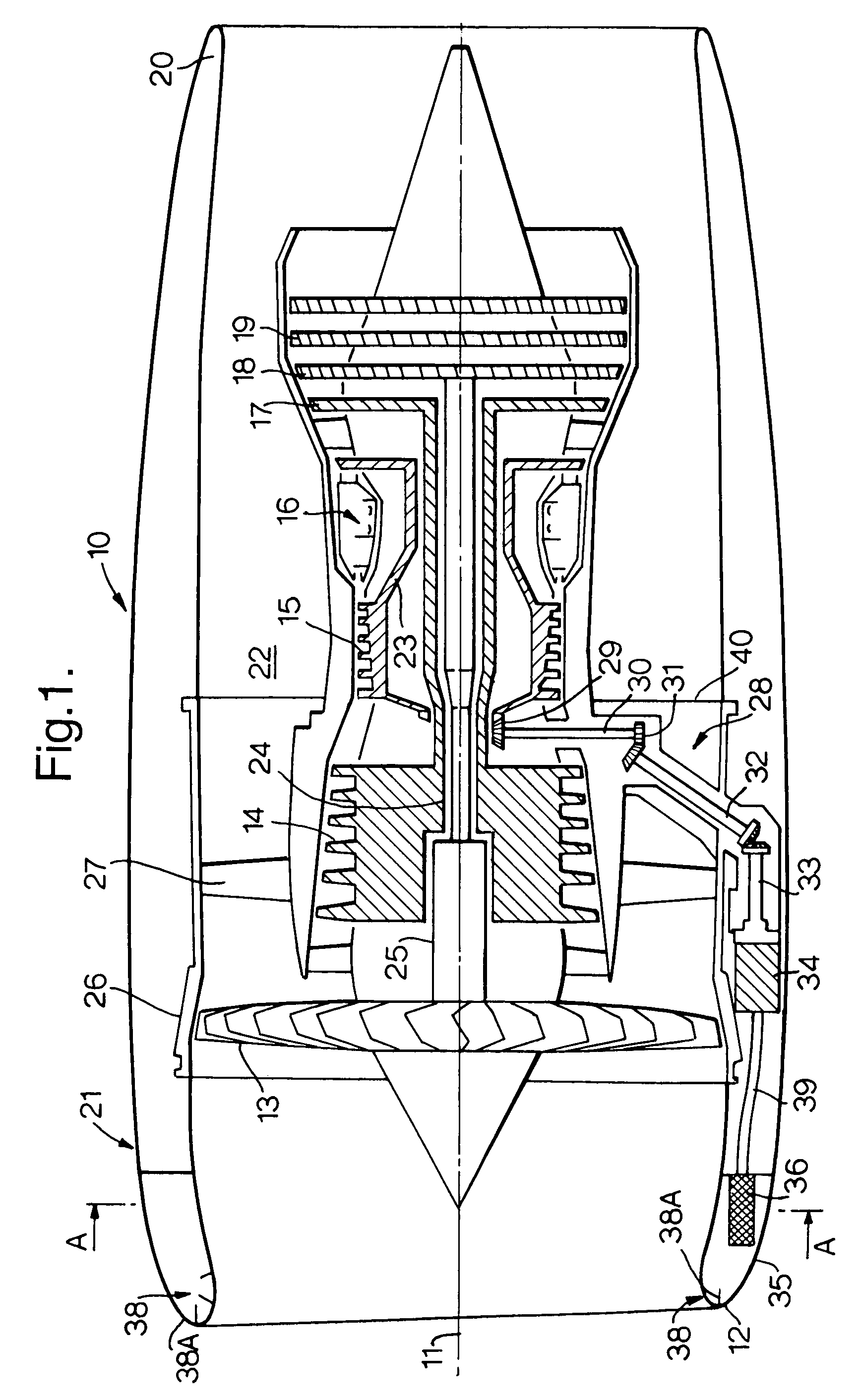 Aeroengine intake having a heat exchanger within an annular closed chamber