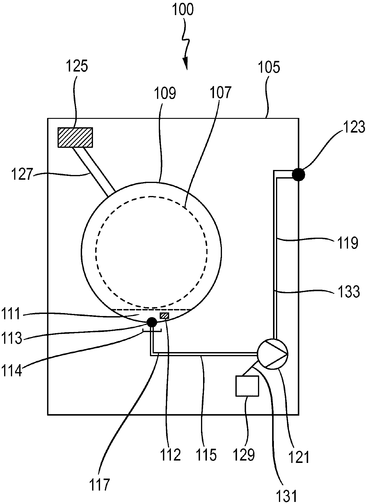 Laundry care appliance having a detergent solution pump