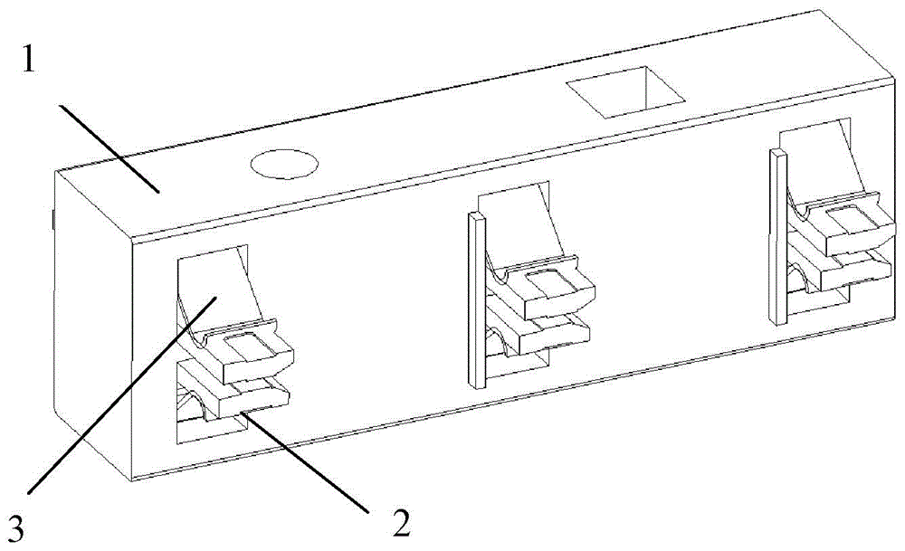 Movable contact group for disconnector capable of improving contact stability