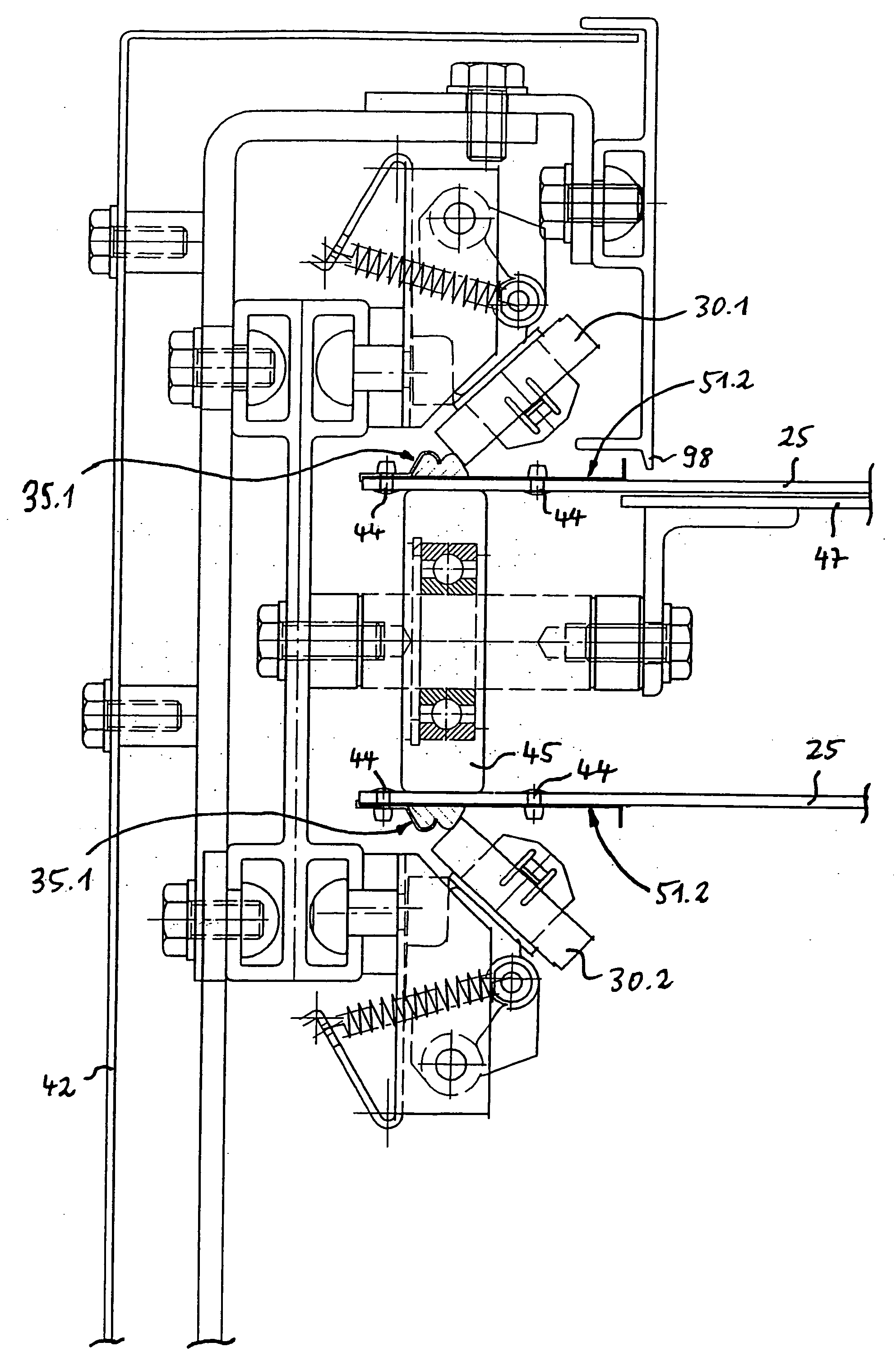 Belt and conveyor having separate clamping shoes