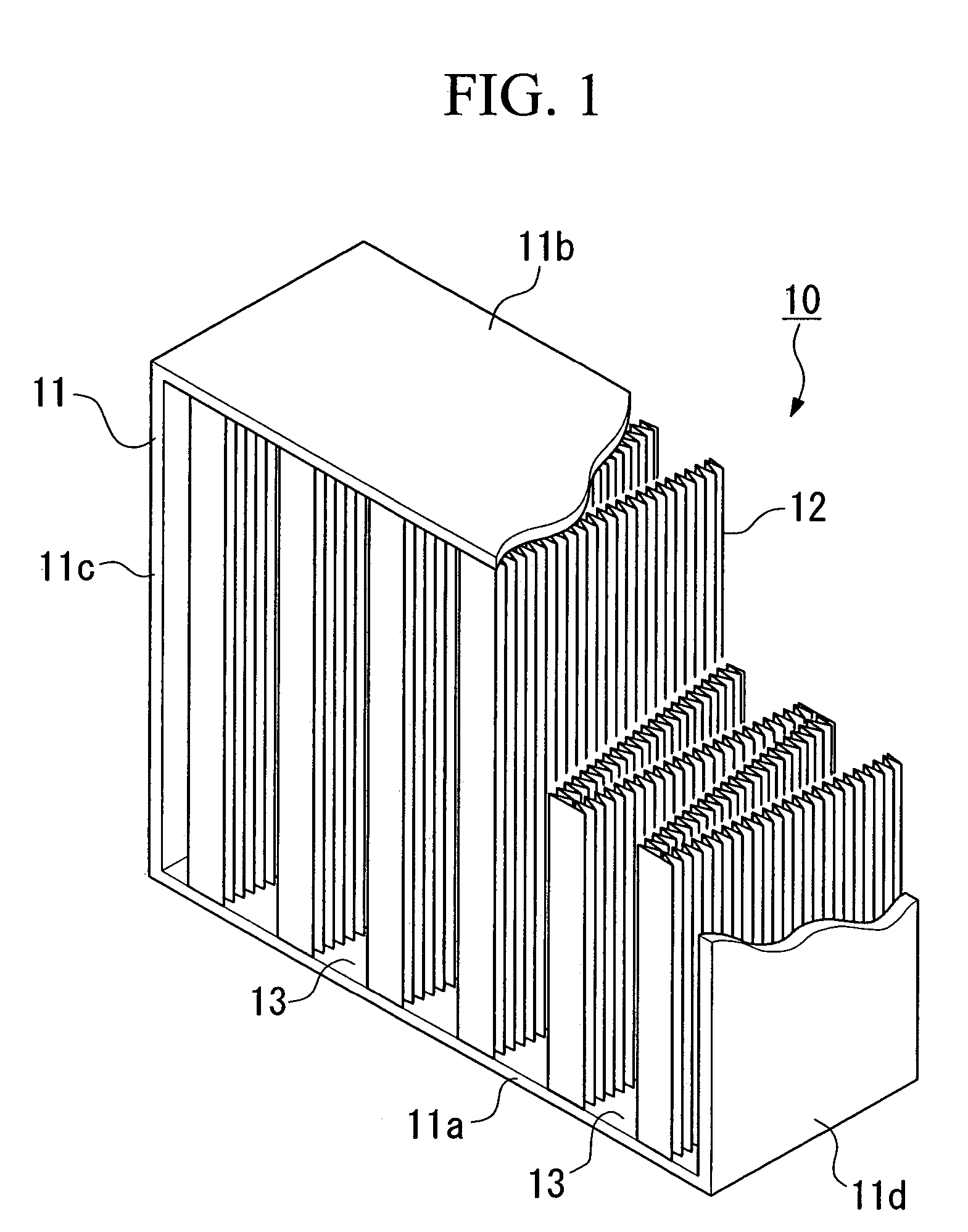 Dust collecting filter, dust collecting device, and air intake device for gas turbine