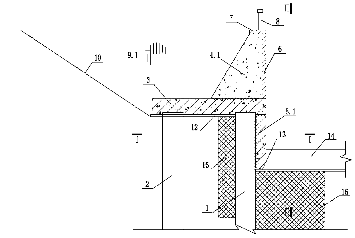 Permanent-and-temporary combined retaining wall structure in urban water conservancy project and construction method of structure