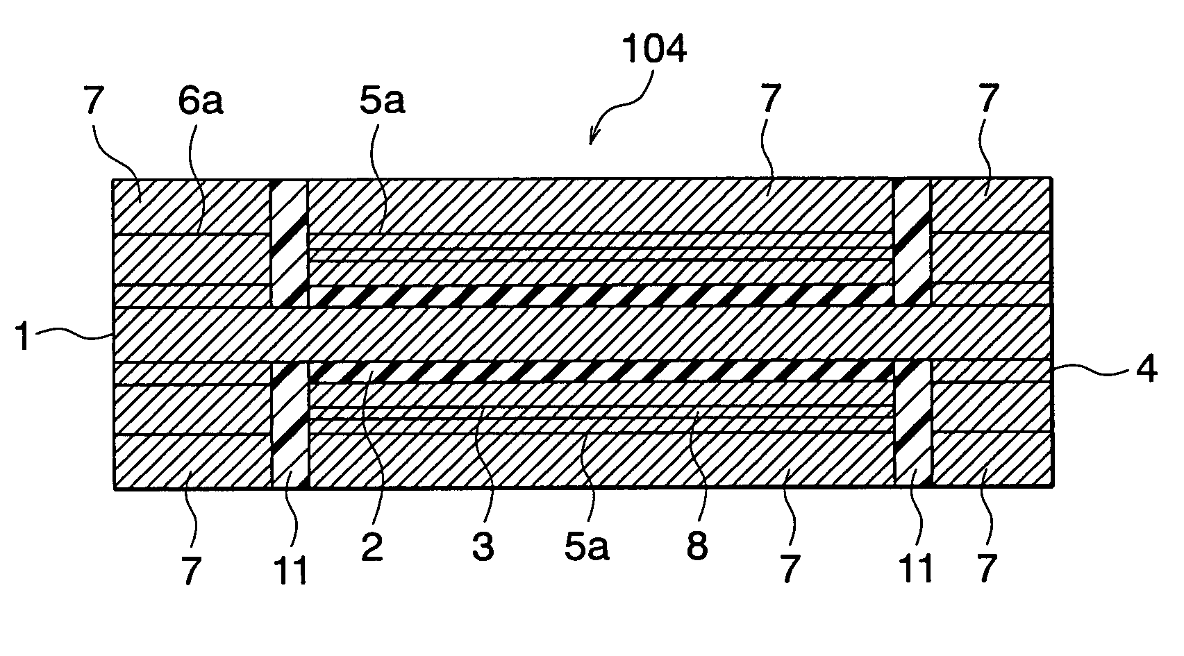 Solid electrolytic capacitor, stacked capacitor using the same, and fabrication method thereof