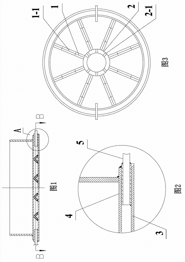 Vertical storage tank leakage monitoring system with dual-layer tank bottom plate structure