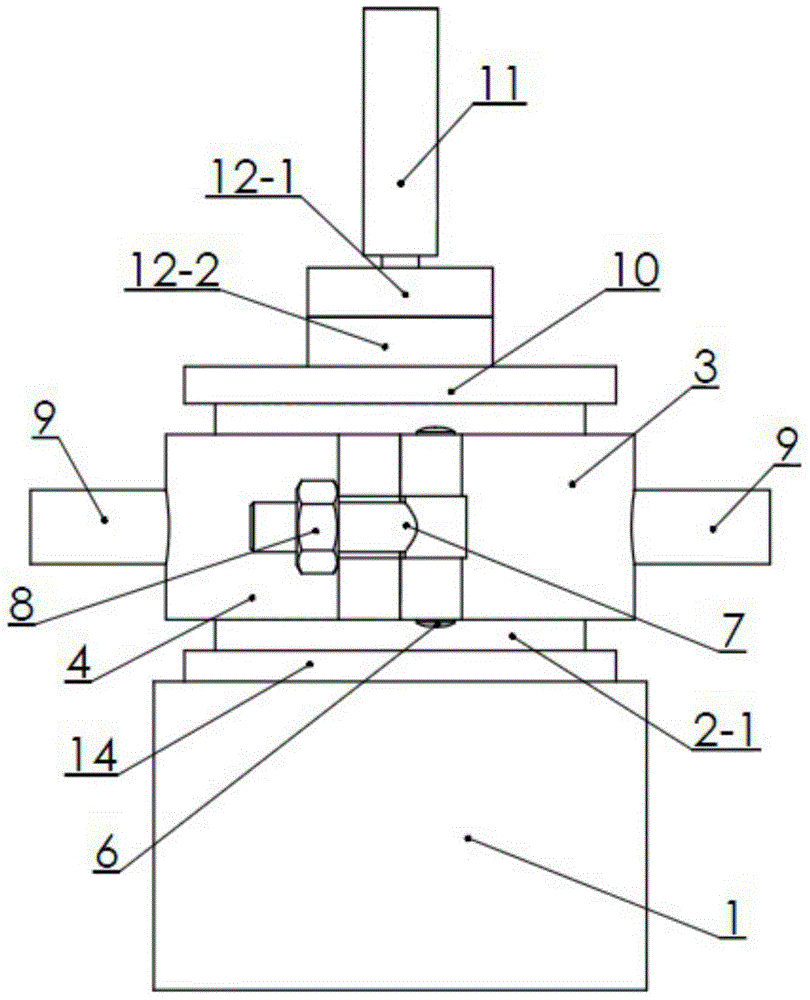 Testing apparatus and testing method for testing interlayer connection strength of pavement layers