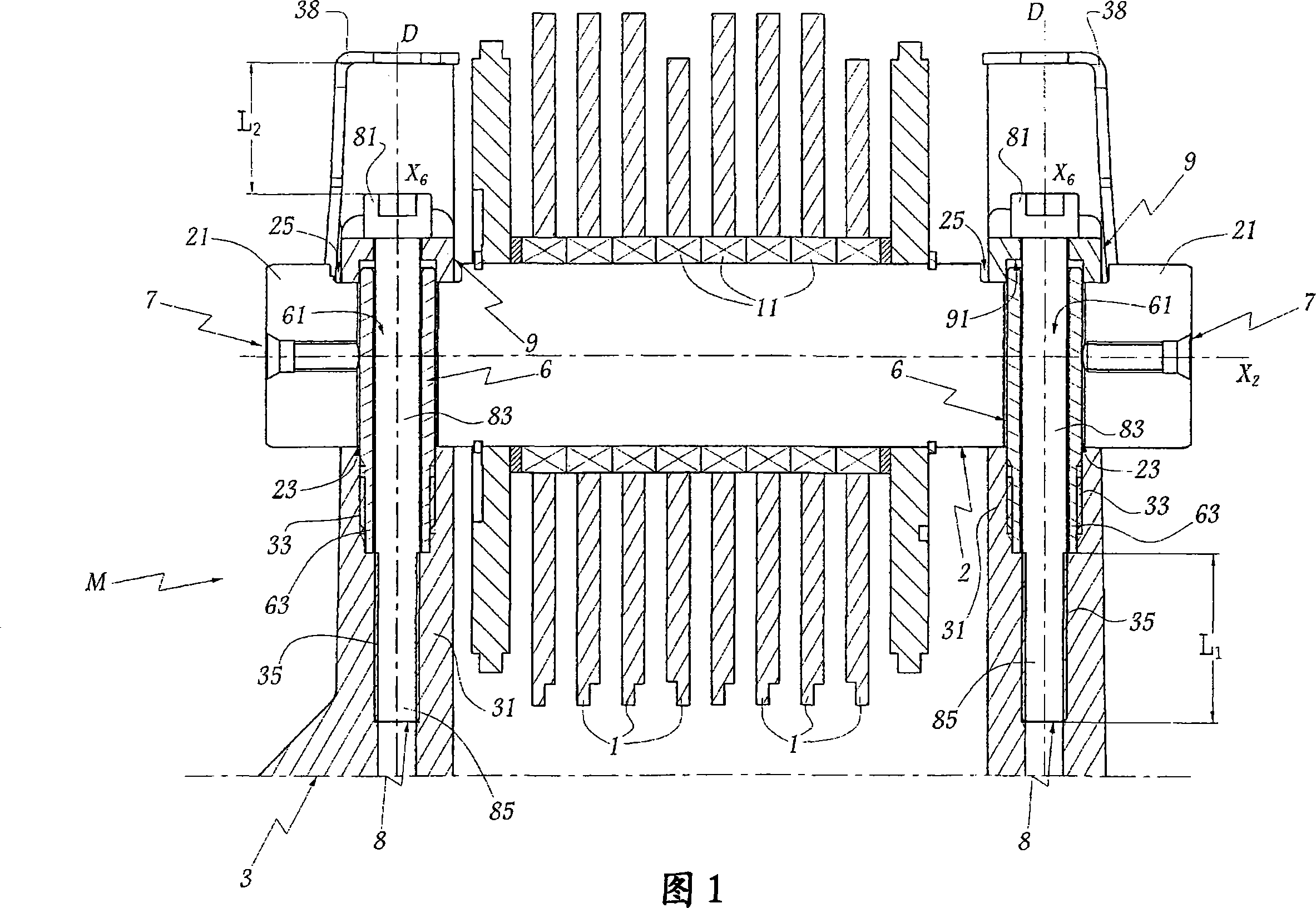 Cam mechanism, loom and method for decoupling the cams from the cam mechanism roller