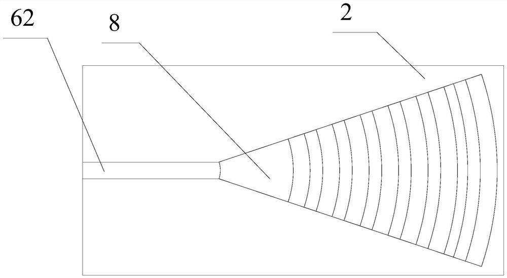 Focusing type vertical grating coupler and preparation method thereof