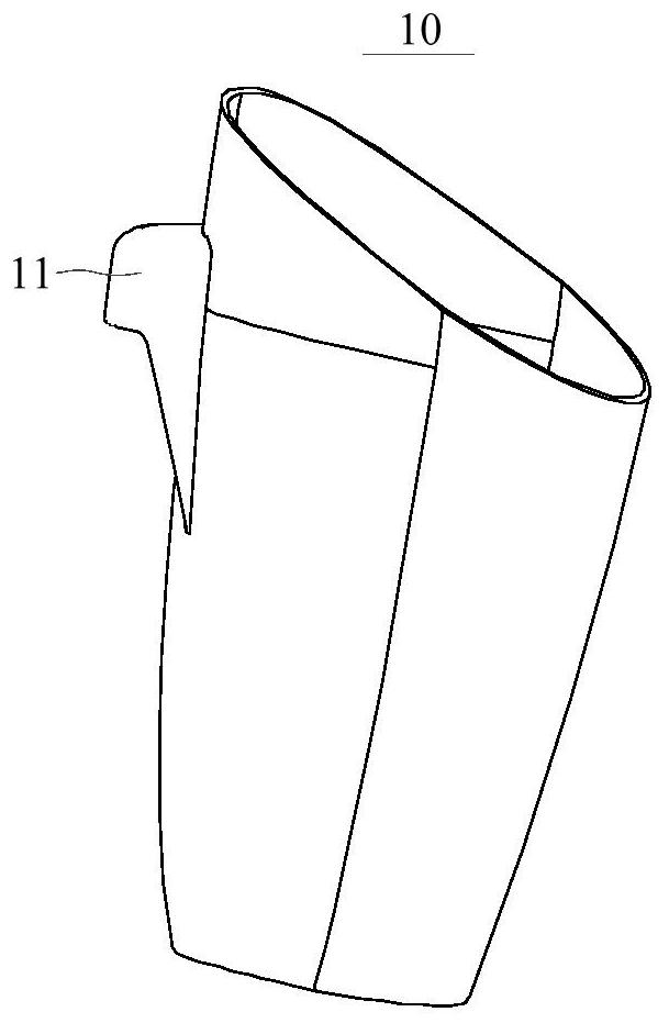 Waste water tank of cleaning device and cleaning device having same