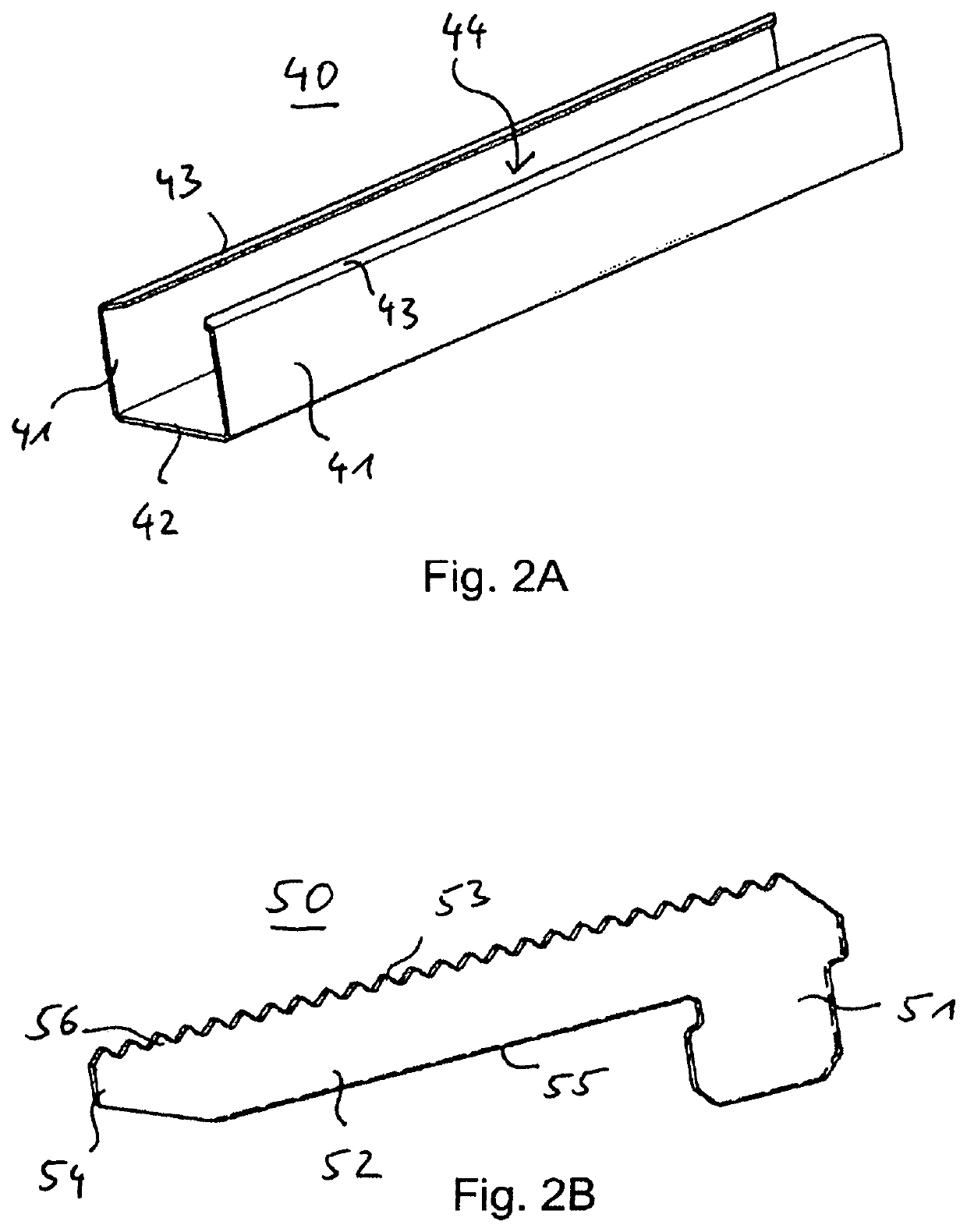 Locking device and method for locking a wheel track to an end beam, carton flow bed rack and use