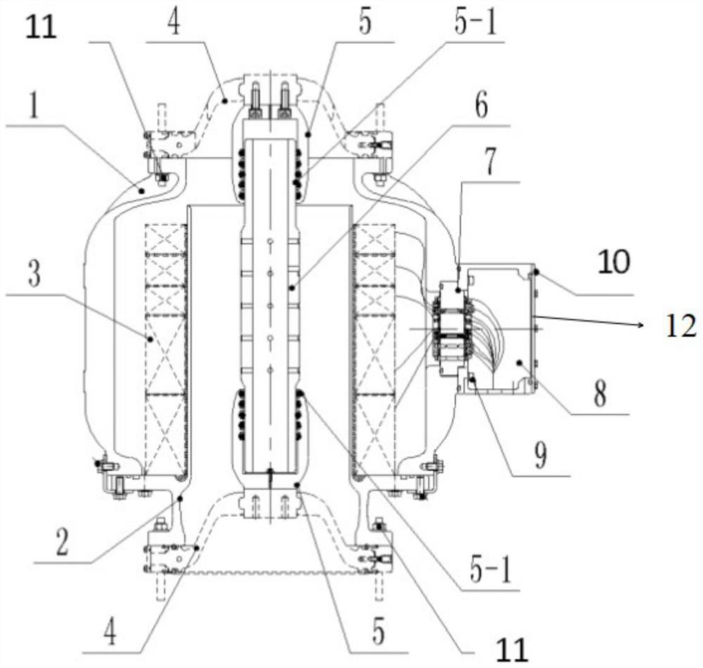 High-capacity high-voltage three-phase common-air-chamber current transformer structure