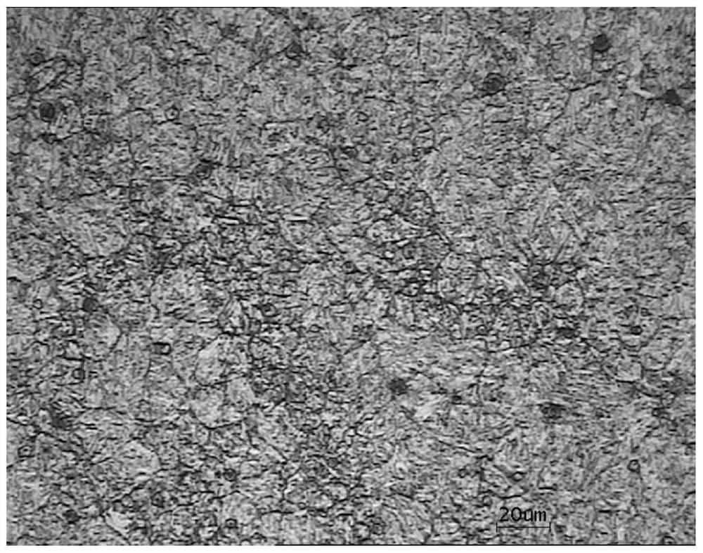 Impact-smashing-resistant wear-resistant steel and preparation method thereof