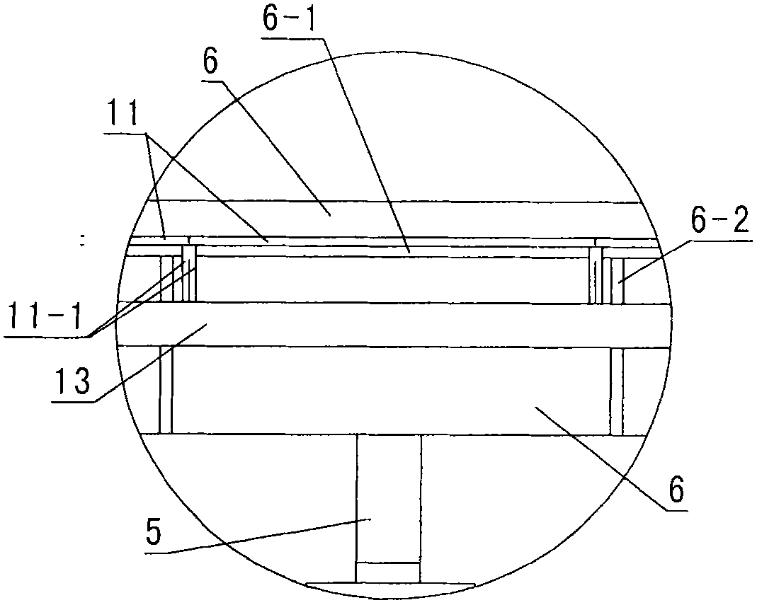 Tower plate bearing structure of large-scale cross-flow plate type tower