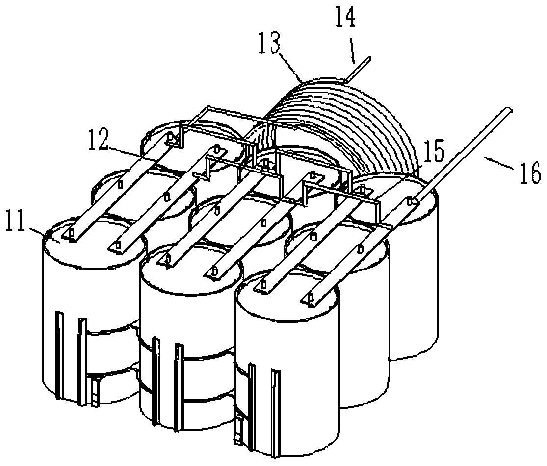 Capacitor capable of limiting inrush current