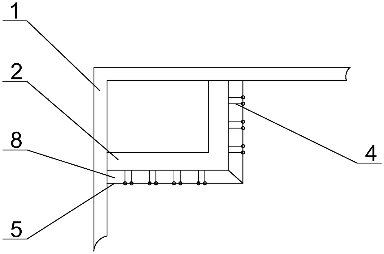 Small fish protection device for overflow aquarium