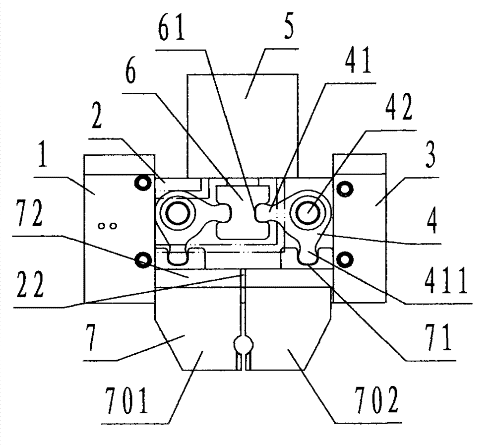 Hydraulic self-centering fast clamping device