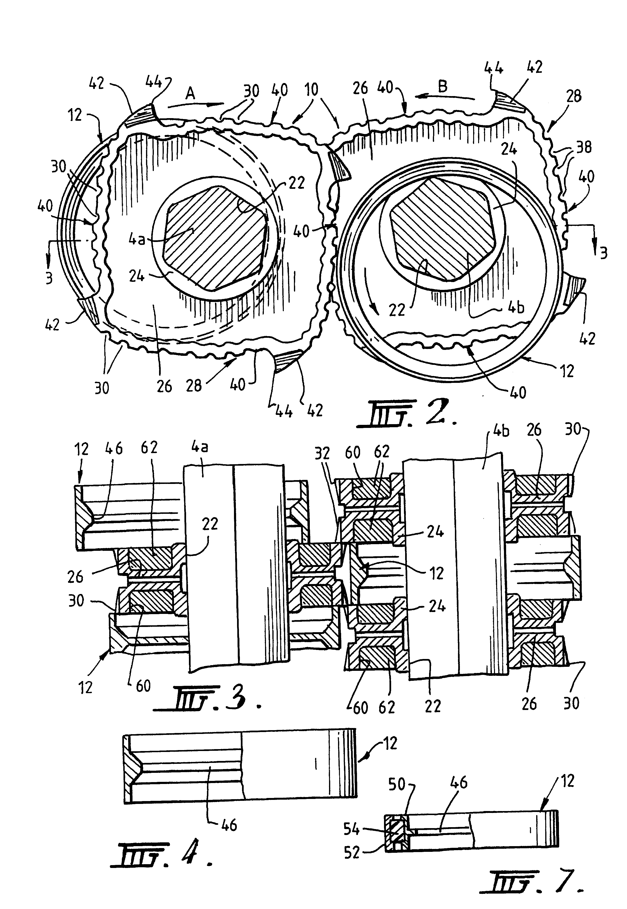 Self cleaning shredding device having movable cleaning rings