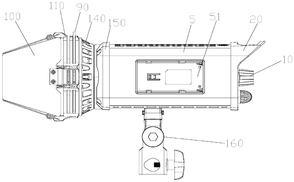 Focusing lamp for camera photography and mounting adjustment method thereof