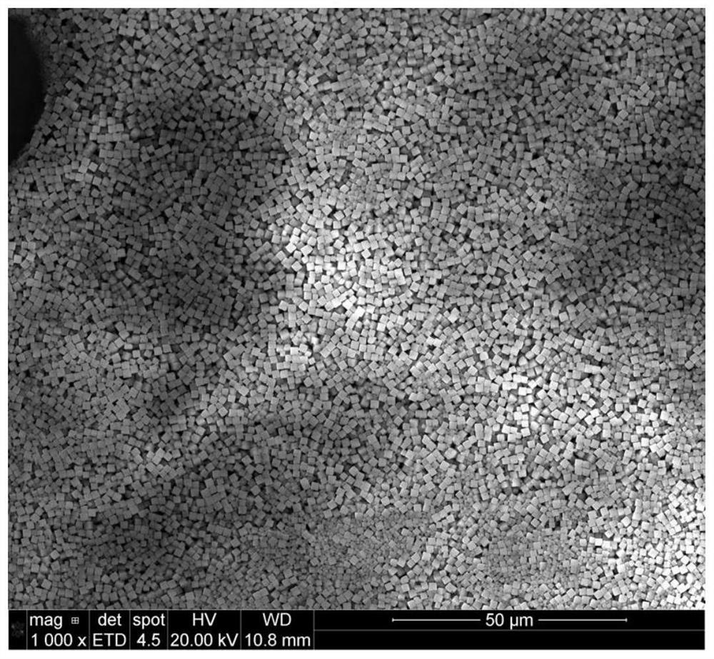 Low-water and low-defect potassium ferrocyanide manganese Prussian blue cubic crystal and preparation method thereof