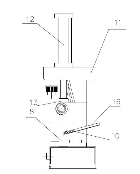 Device for assembling handle skeleton and balance weight block of vehicular door automatically