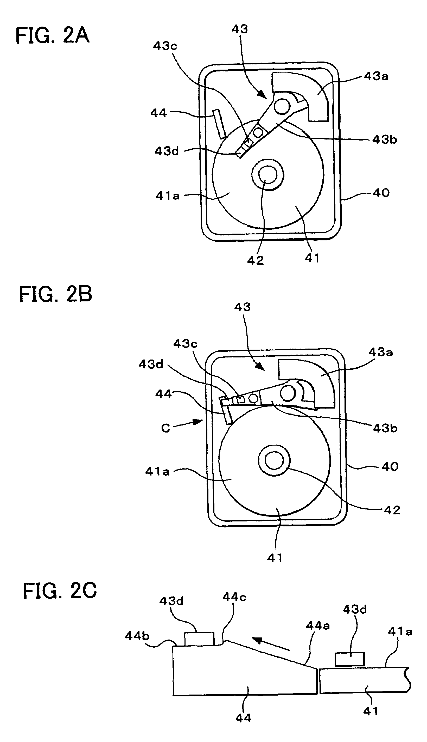Portable apparatus having head retracting function and head retracting method