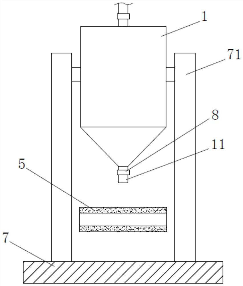 Material spreading device for artificial stone manufacturing