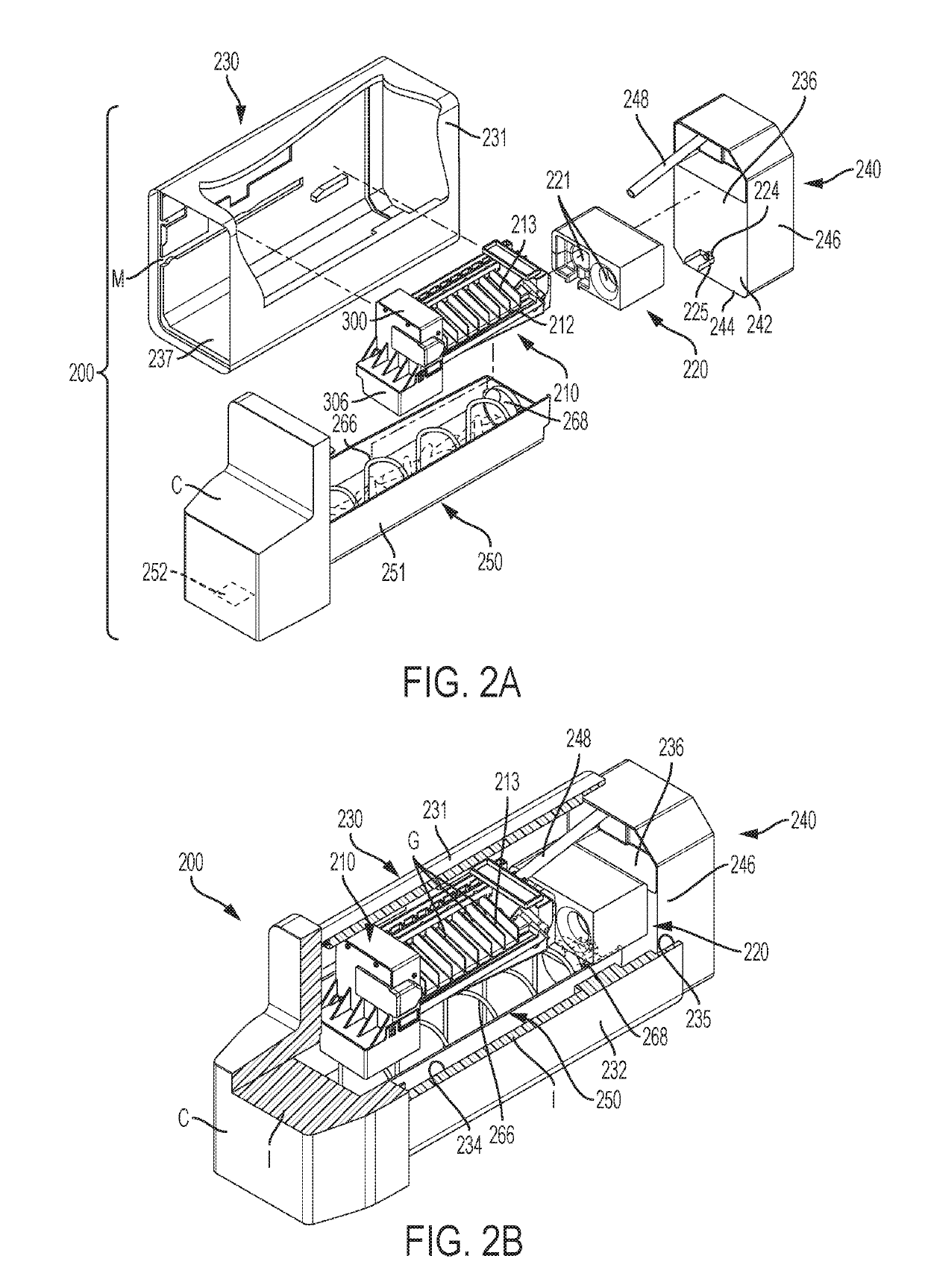 Clear ice maker assembly for producing clear ice for refrigerator appliance