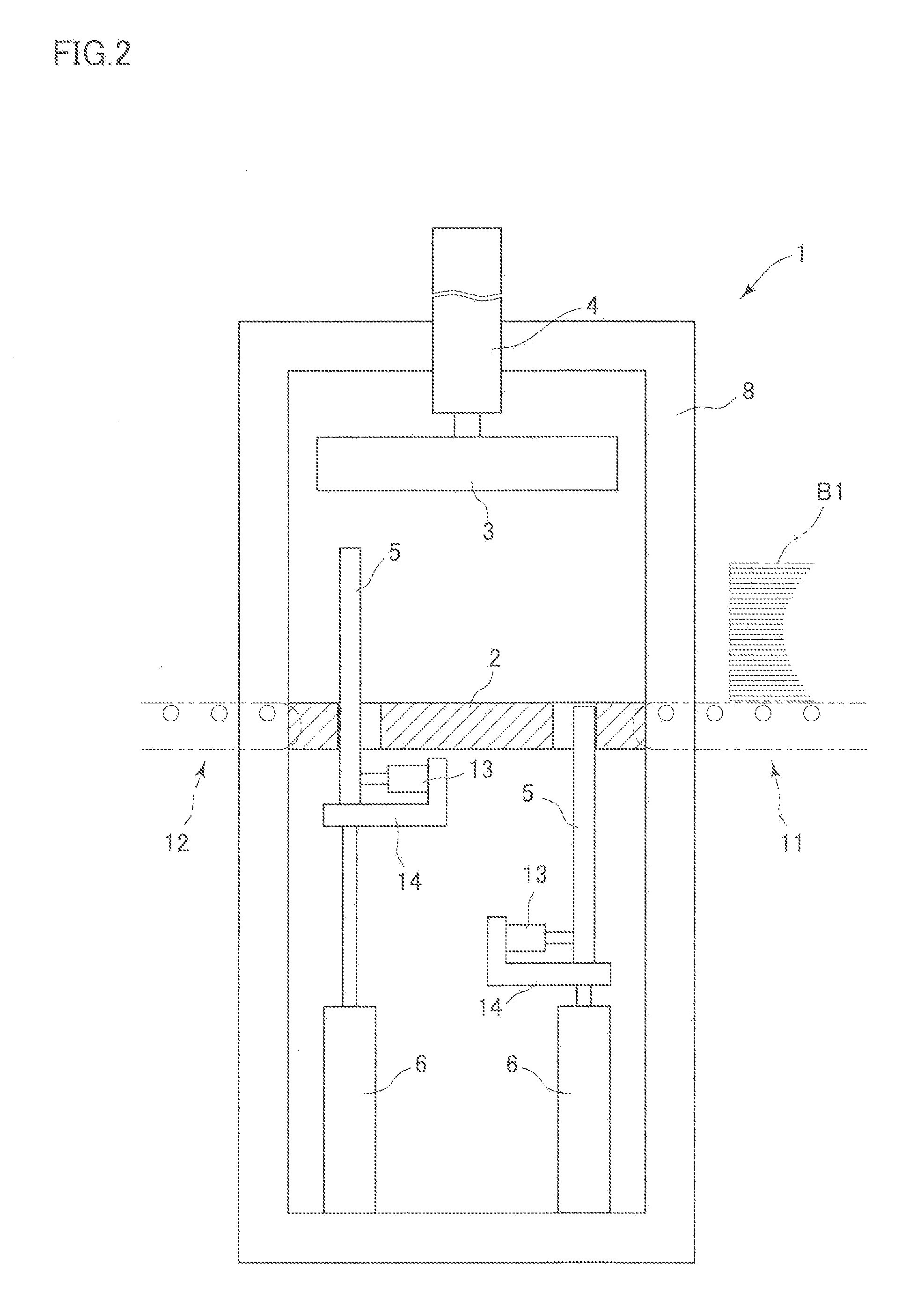 Dewatering Method for Correcting Water Content of Green Veneer for Plywood and Apparatus for Dewatering the Green Veneer