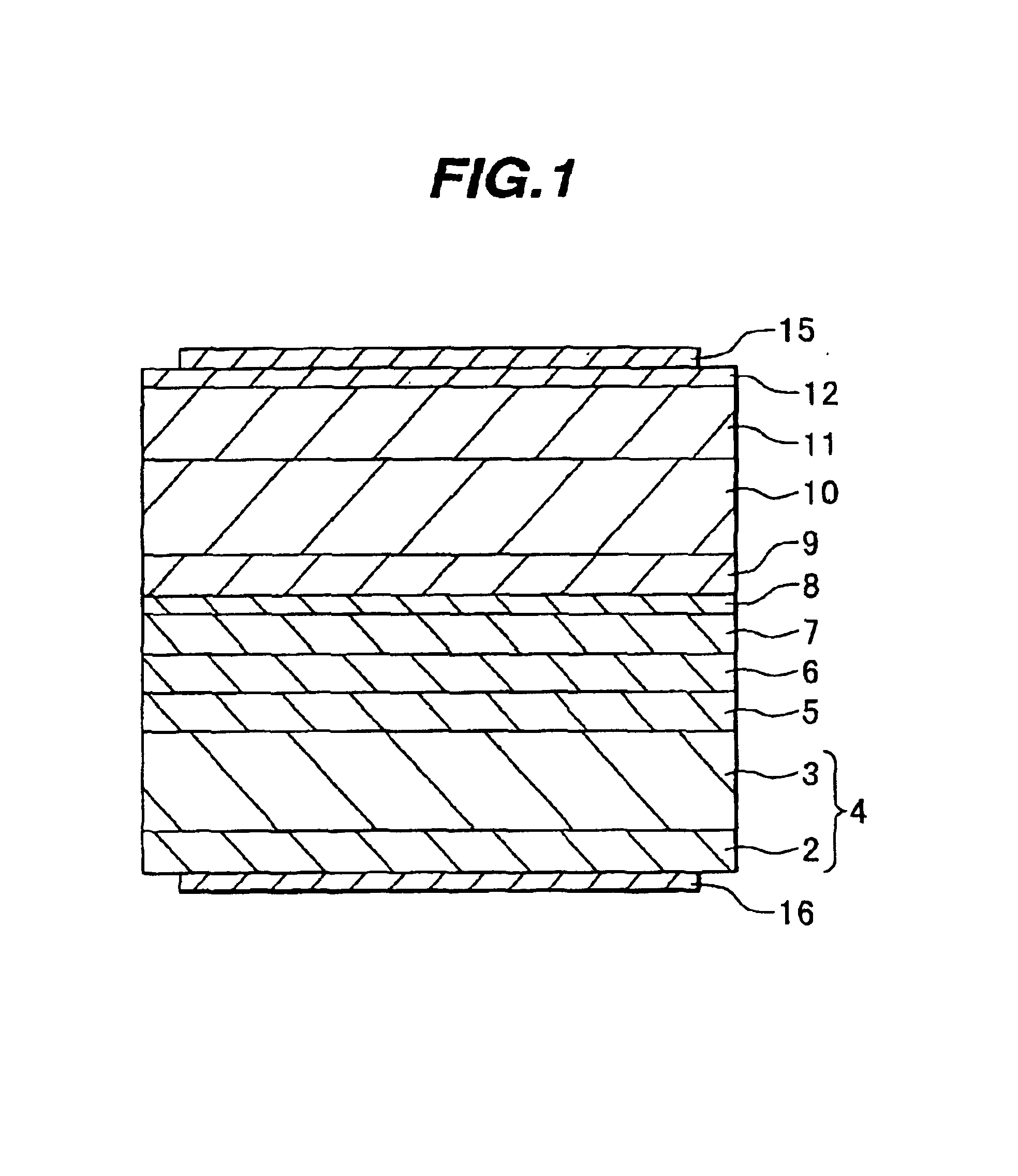 Semiconductor light emitting device having quantum well layer sandwiched between carrier confinement layers