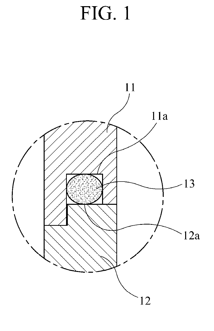 Electronic device having water and dust proof structure
