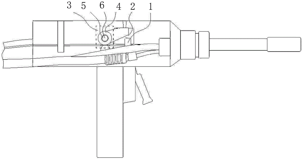 Method and device capable of stably guiding welding wire out