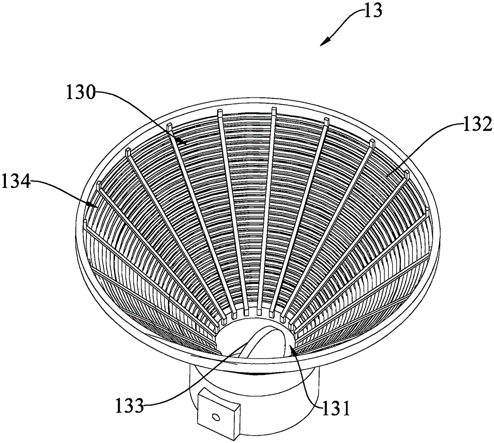 Renewable spent lye filter device and using method thereof