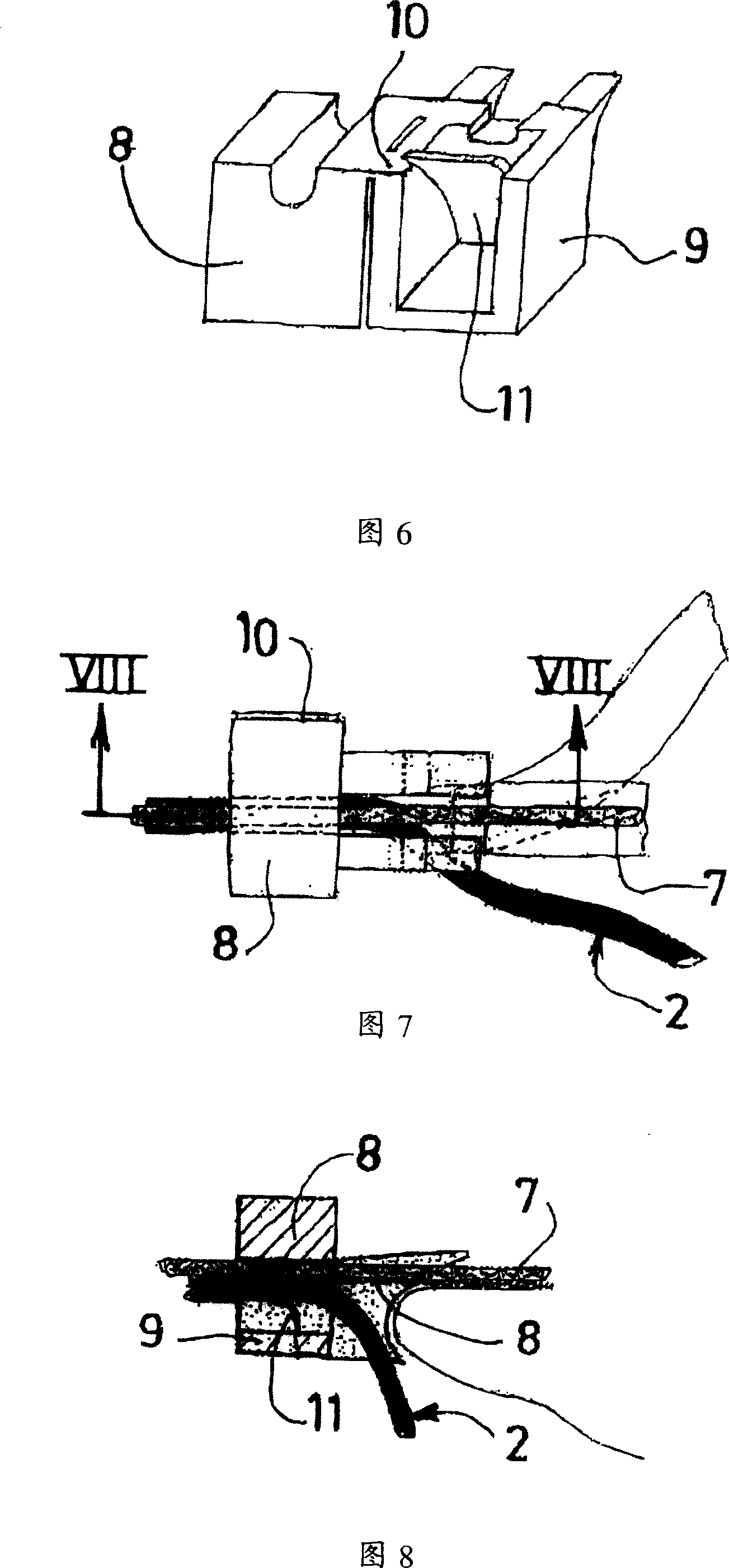 Identification device for visually identifying cables or ducts over their entire length