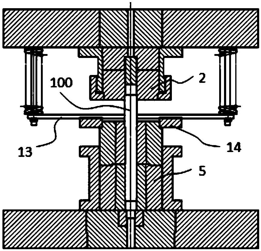 Rod reducing die with floating centralizing structure