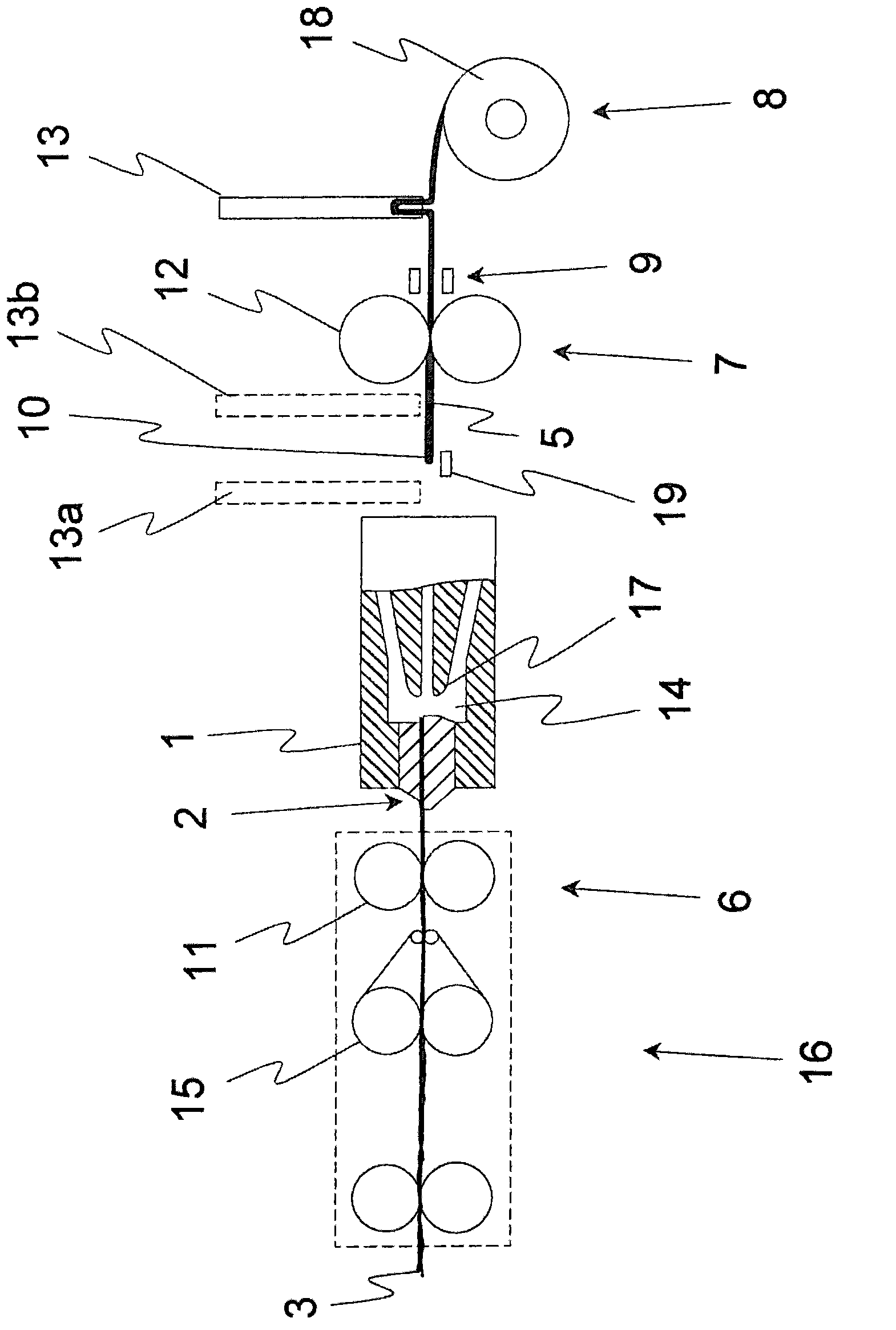 Spinning machine and method for interrupting yarn production on a spinning machine