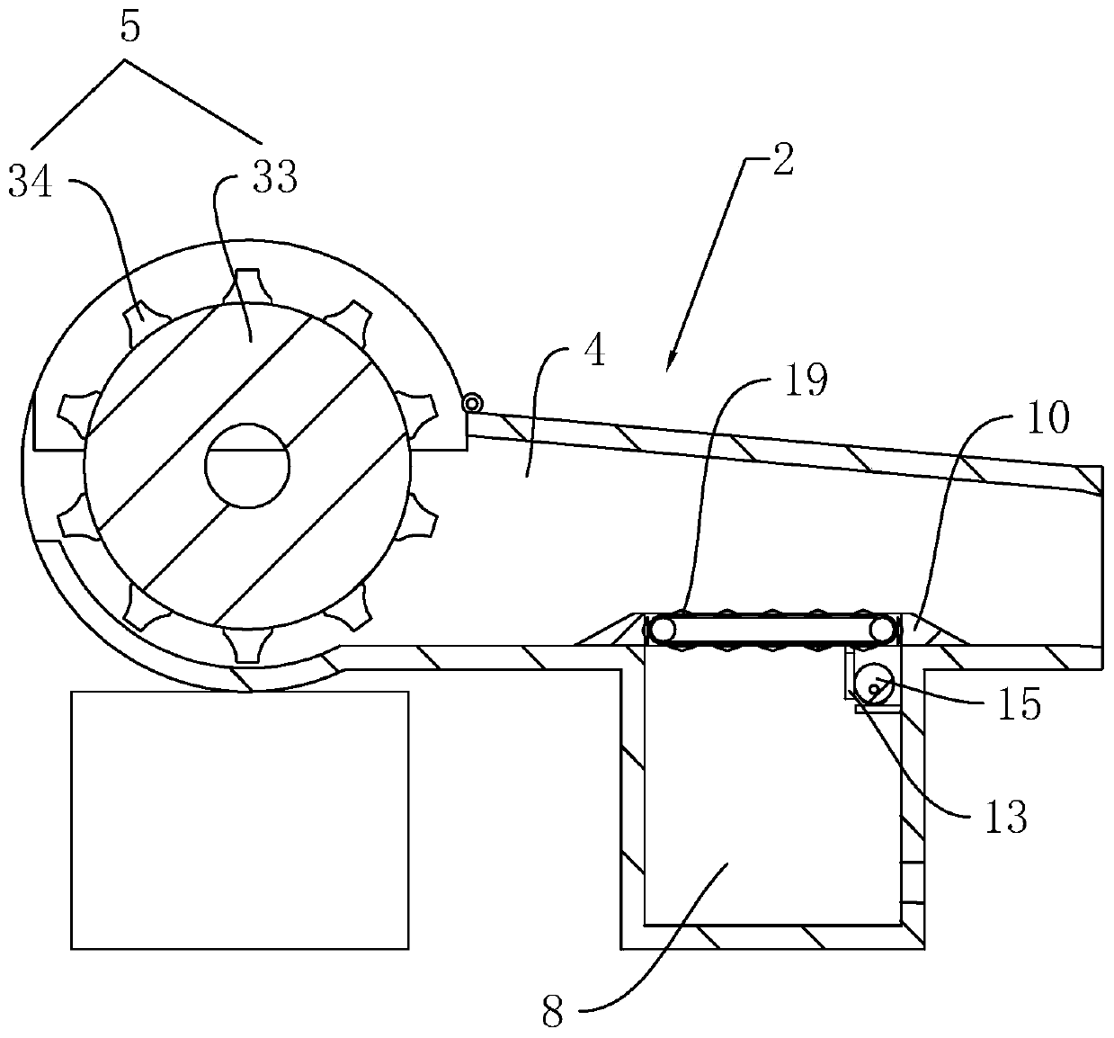 Cotton carding scattering device for home textiles and cotton carding process applying the scattering device