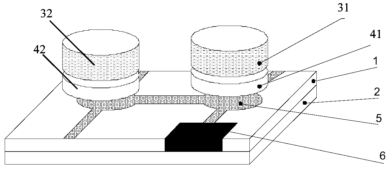 Two-junction microstrip circulator with magnetic shielding case and assembly formed by same