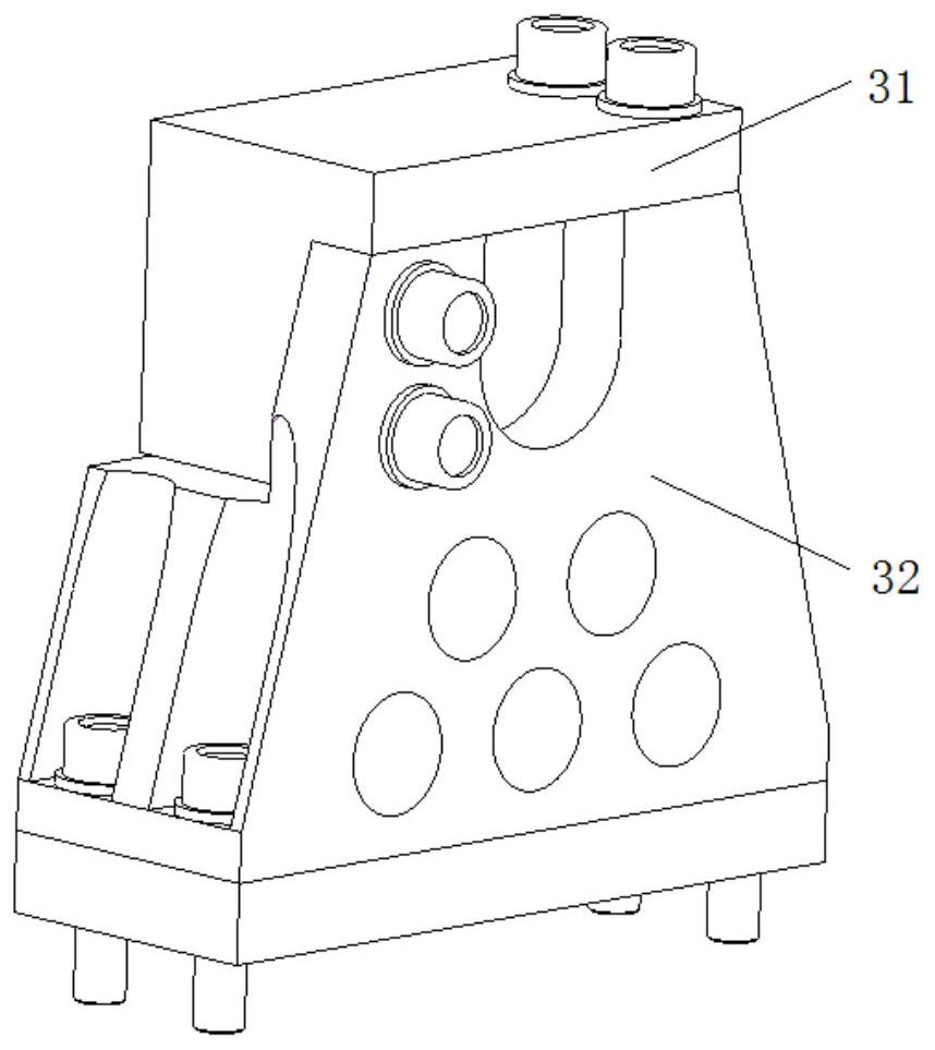 Novel micro-expansion gas cylinder mounting structure for satellite