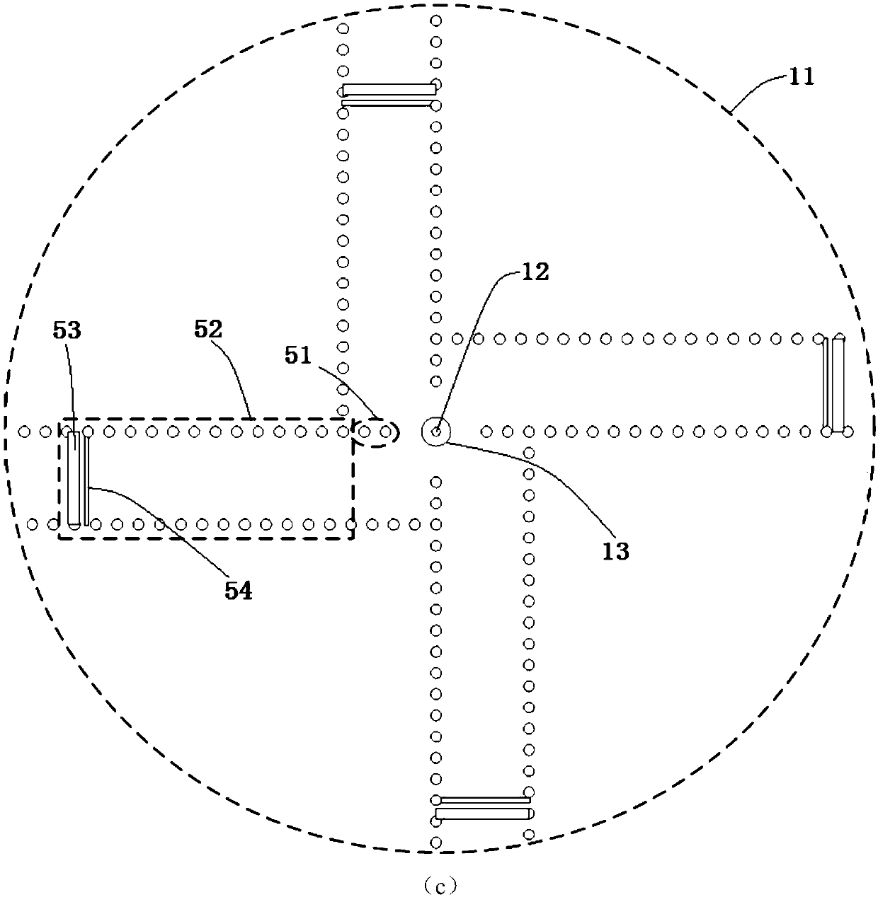 Planar broadband circularly-polarized antenna with symmetrical beams