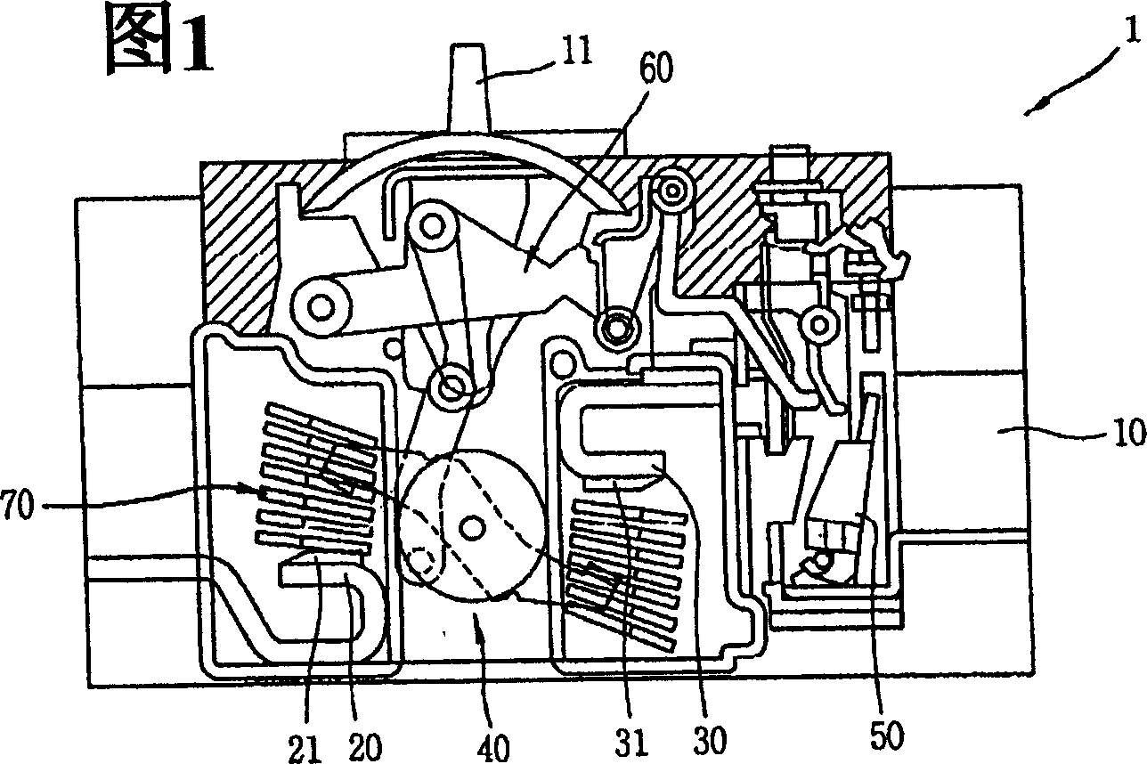 Movable contact assembly of circuit breaker for wiring