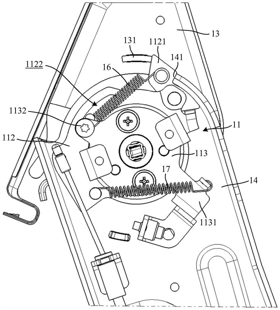 Seat back leaning forward easy access structure and using method thereof