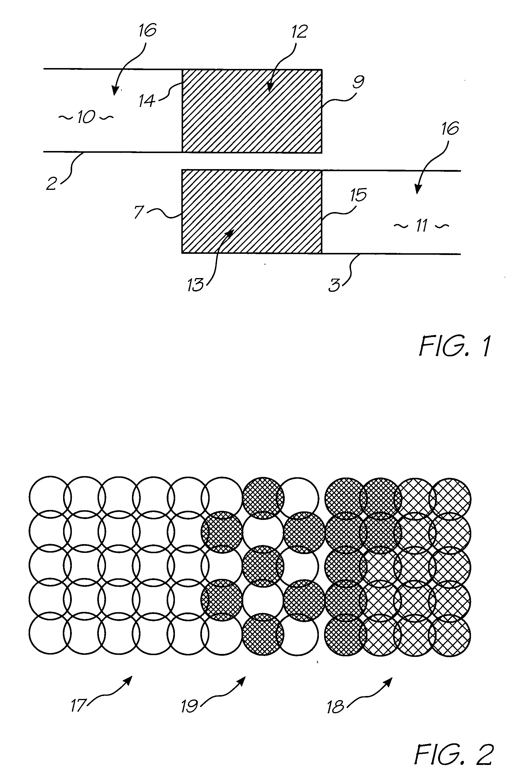 Printing apparatus having printhead chips with overlapping end portions