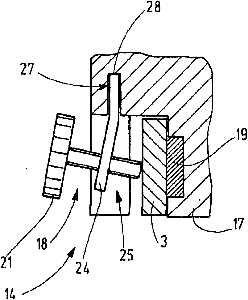 Yarn feeder with an overload-protected anchoring clip