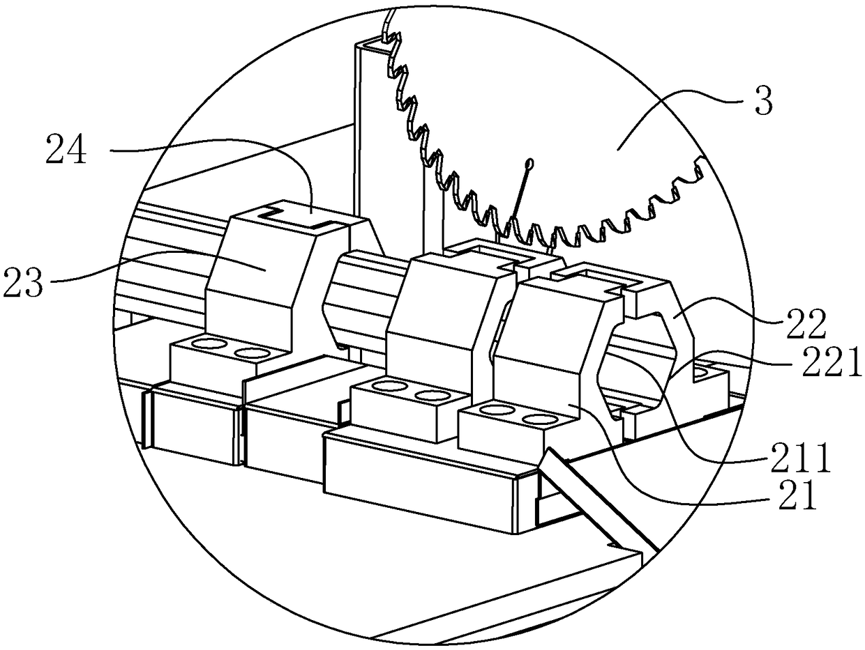 Pipe cutting machine