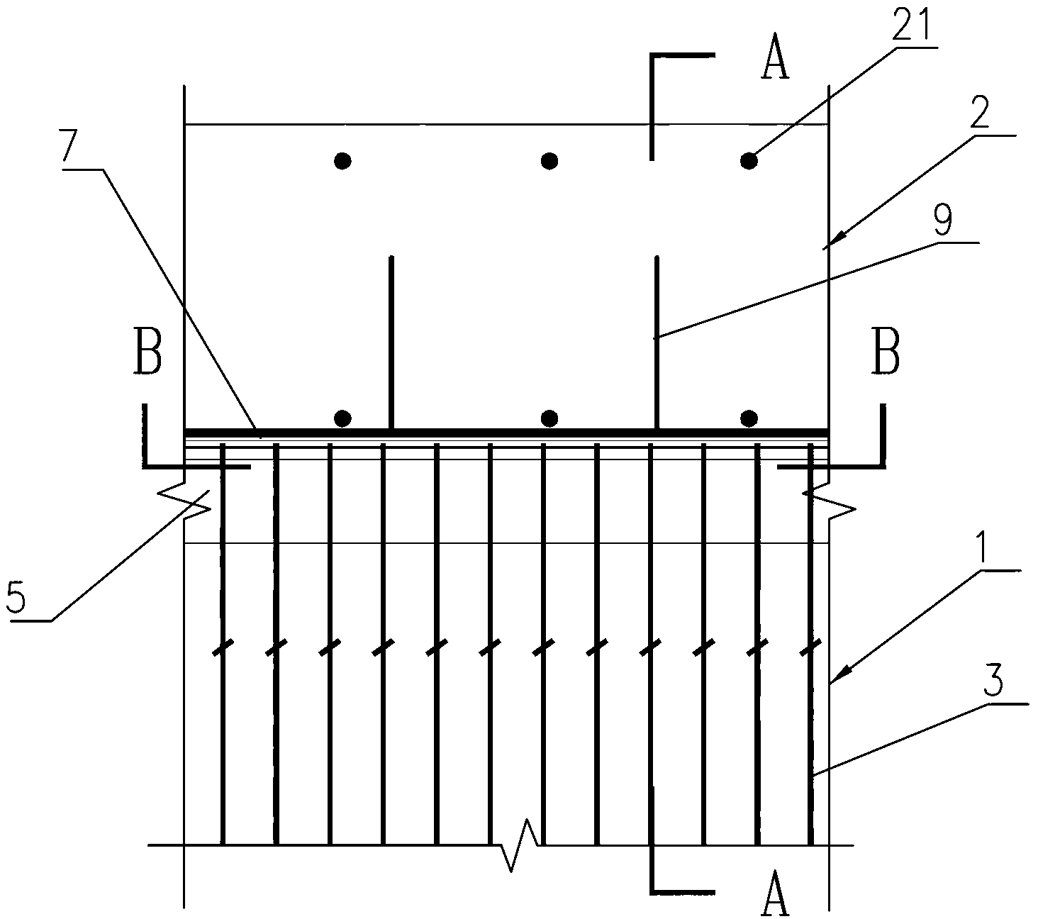 Connection joint between basement base plate and underground diaphragm wall