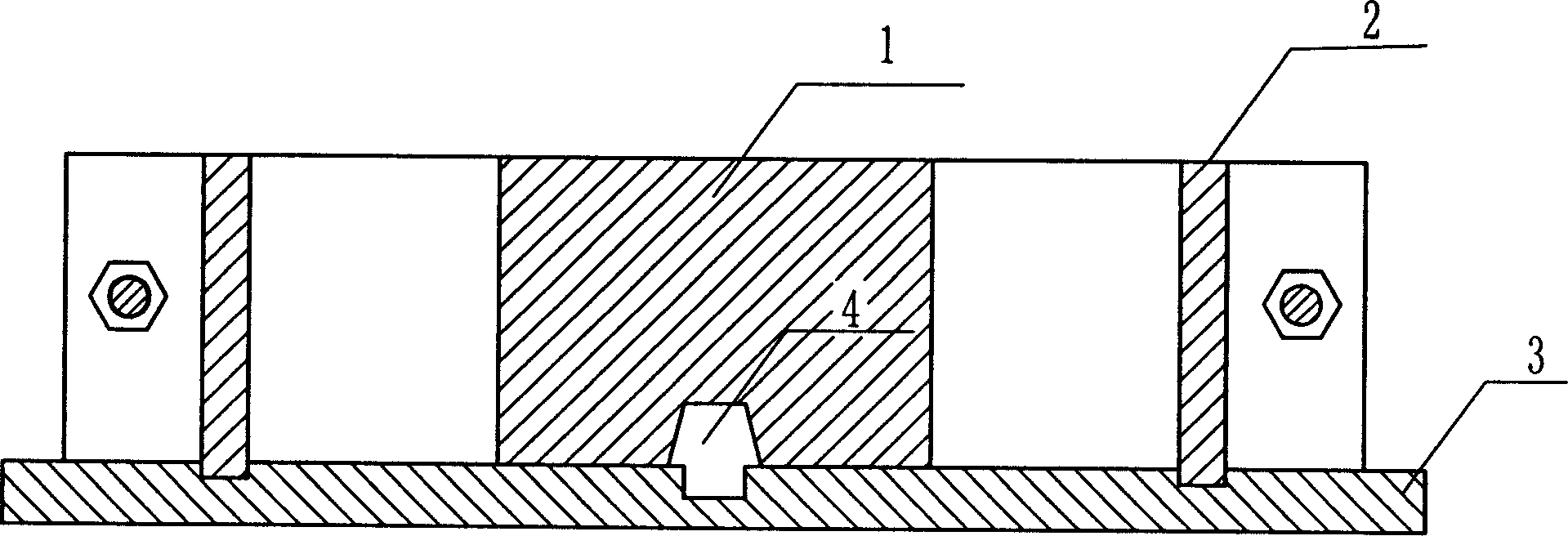 Test method for crack-resistant performance of concrete and outside-square inside-round test apparatus therefor