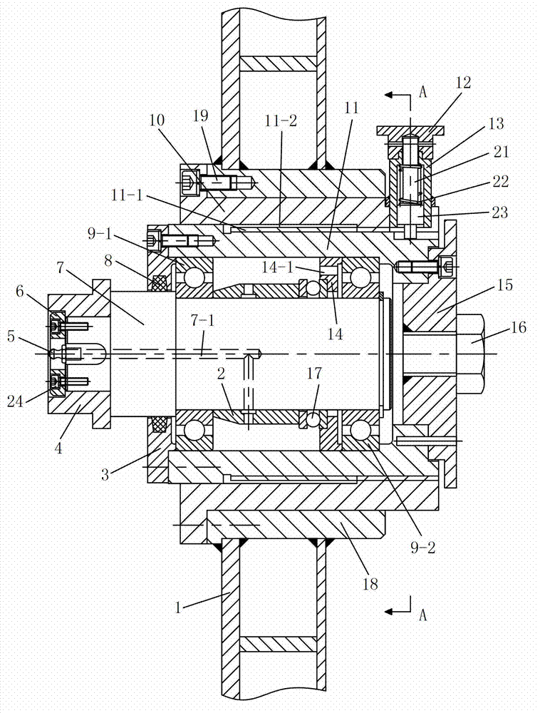 Live center mechanism of cabling machine cradle